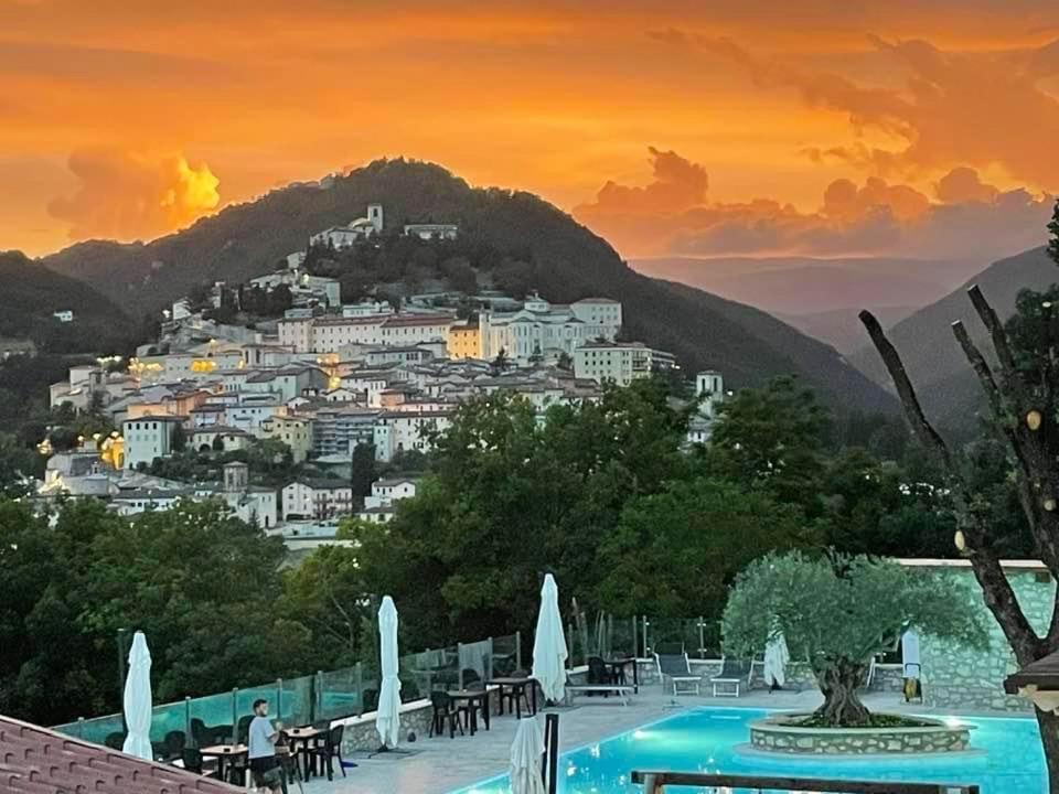 Hotel Gans Cascia Exterior photo
